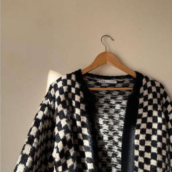 Zara Black and White Checkered Knit Cardigan - Picture 9 of 9